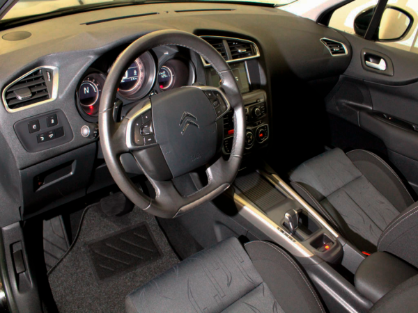 Citroen - C4 - 1.6 e-HDi Airdream Collection ETG6 115CV Citroen - C4 - 1.6 e-HDi Airdream Collection ETG6 115CV