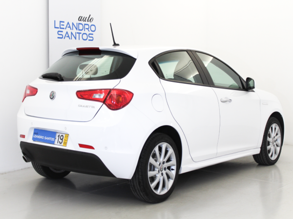 Alfa Romeo - Giulietta - 1.6 JTDm-2 Super GPS Alfa Romeo - Giulietta - 1.6 JTDm-2 Super GPS