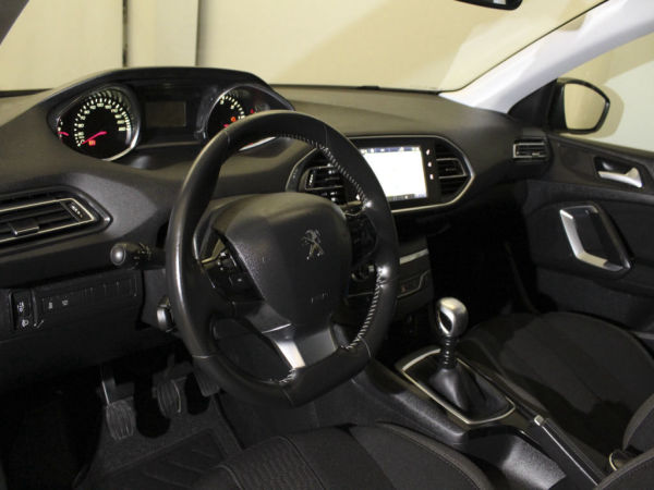 Peugeot - 308 - 1.6 BlueHDi Style GPS Peugeot - 308 - 1.6 BlueHDi Style GPS