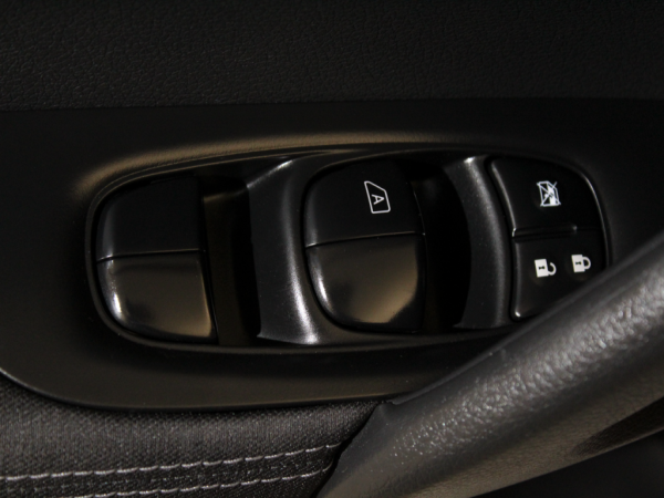 Nissan - Qashqai - 1.5 dCi N-Connecta GPS Nissan - Qashqai - 1.5 dCi N-Connecta GPS