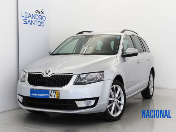 Skoda - Octavia - Break 1.6 TDi Elegance Imagem em Destaque
